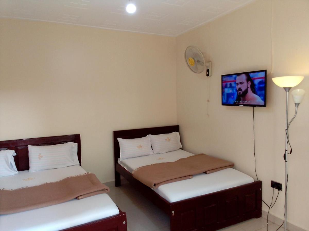 Royal Park Hotel Джинджа Екстериор снимка