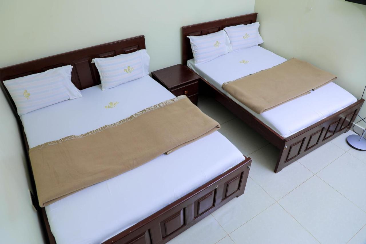 Royal Park Hotel Джинджа Екстериор снимка